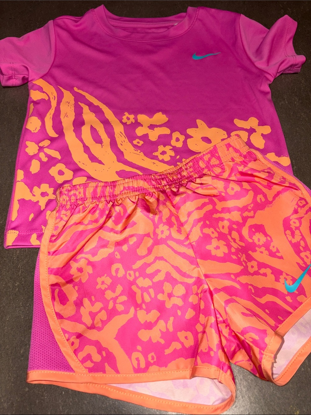 Nike Dri-Fit Girls Hot Pink and Orange Tee & Shorts Set size Medium 5-6 yrs
